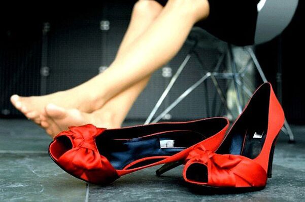 Éviter les chaussures à talons hauts pour prévenir les varices